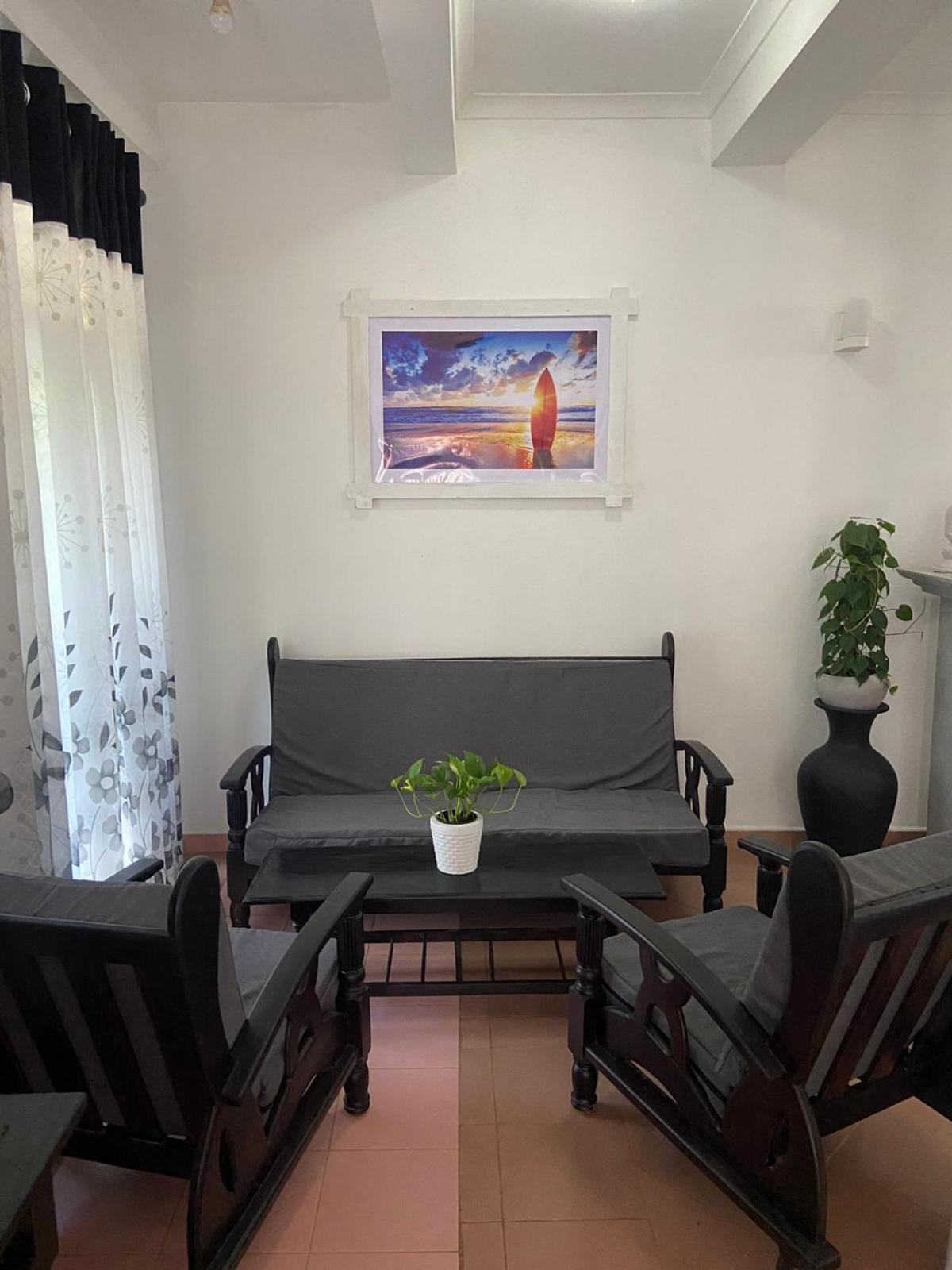 Hiricurry Hostel & Restaurant ديكويلاّ تين المظهر الخارجي الصورة